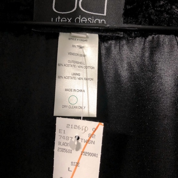 NWT Black coat by Utex Design. Size L - Picture 4 of 6